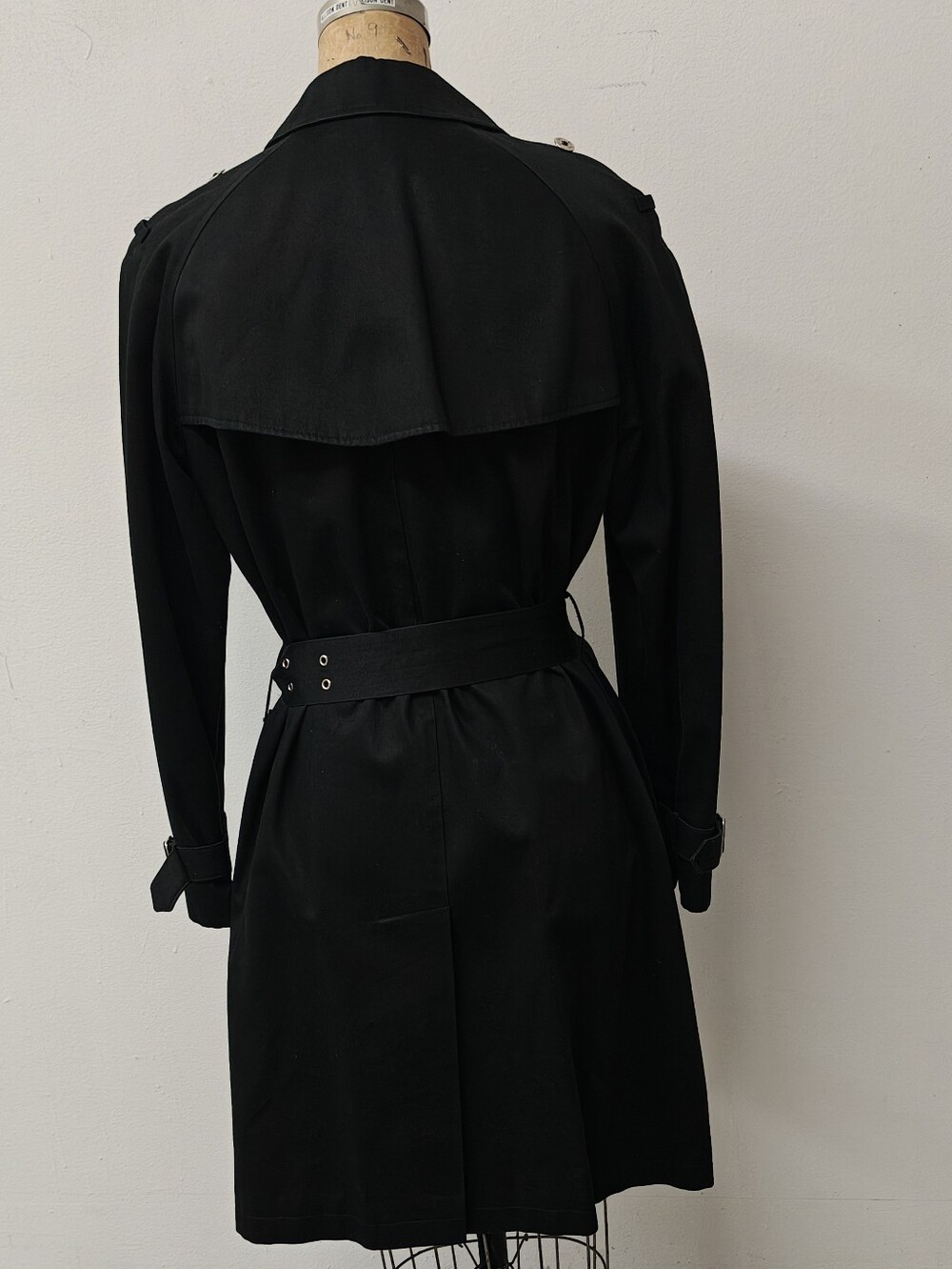 DESIGNER BILL BLASS "SPY vs SPY" TRENCH COAT - Picture 2 of 7